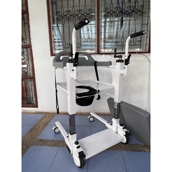 มือ2 รถเข็นเคลื่อนย้ายผู้ป่วย เก้าอี้เคลื่อนย้ายผู้ป่วย ติดเตียง รถเข็นผู้สูงอายุ รถเข็นช่วยพยุง มือ