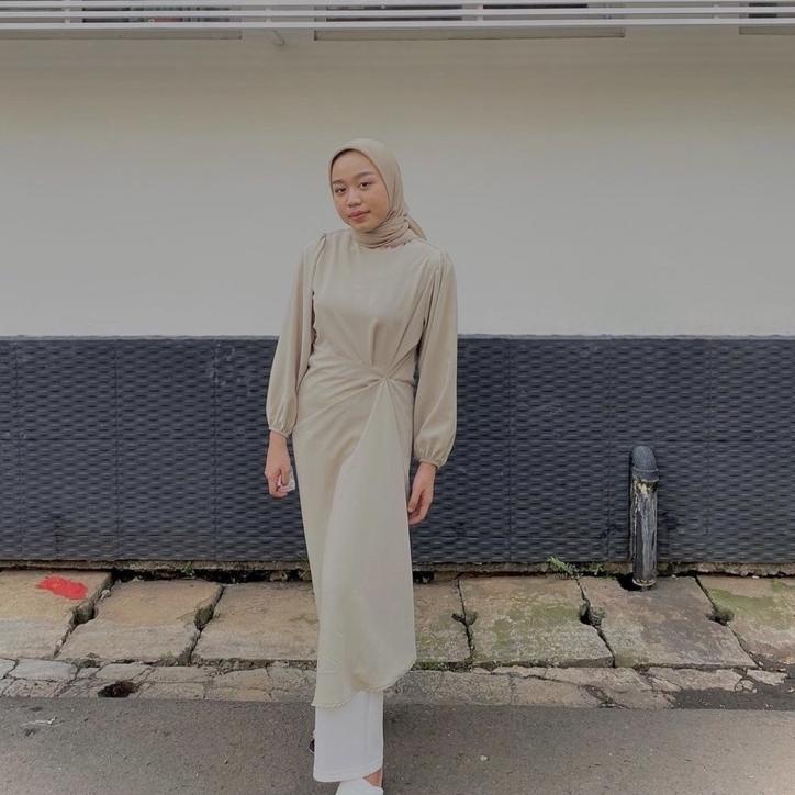 KANON ราคาพิเศษ - Lirica Twist Dress - ชุดเดรสปาร์ตี้ที่เป็นมิตรกับฮิญาบ