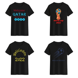 เสื้อยืดคอกลม พิมพ์ลายฟุตบอล Qatar World Cup Qatar 2022 สีดํา สีขาว สําหรับผู้ชาย และผู้หญิง