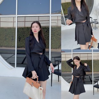 ขาว/ดำ SLYQ MADE 🎱 ROYAL TIE WAIST CROPPED WRAP TOP เสื้อครอปทรงสูทผูกเอว ผ้าเรียบ