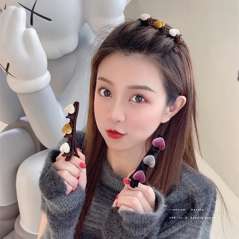 Hair Clips & Hair Pins 14 บาท กิ๊บติดผม ผ้ากํามะหยี่ขนนิ่ม แบบถัก รูปหัวใจน่ารัก สไตล์เกาหลี 2022 Fashion Accessories