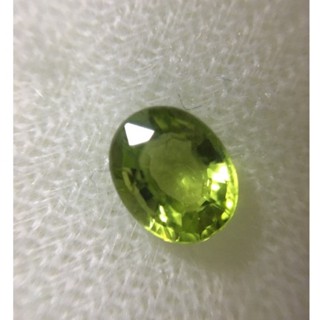 PERIDOT เพอริดอทแท้  1.35  กะรัต พลอยดิบเนื้อดี สีสวย ไฟดีเว่อร์ น่ารักมากๆค่ะ