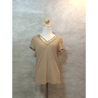 P65 เสื้อแฟชั่น คอวี แขนสั้น สีกาแฟ ไซส์ L