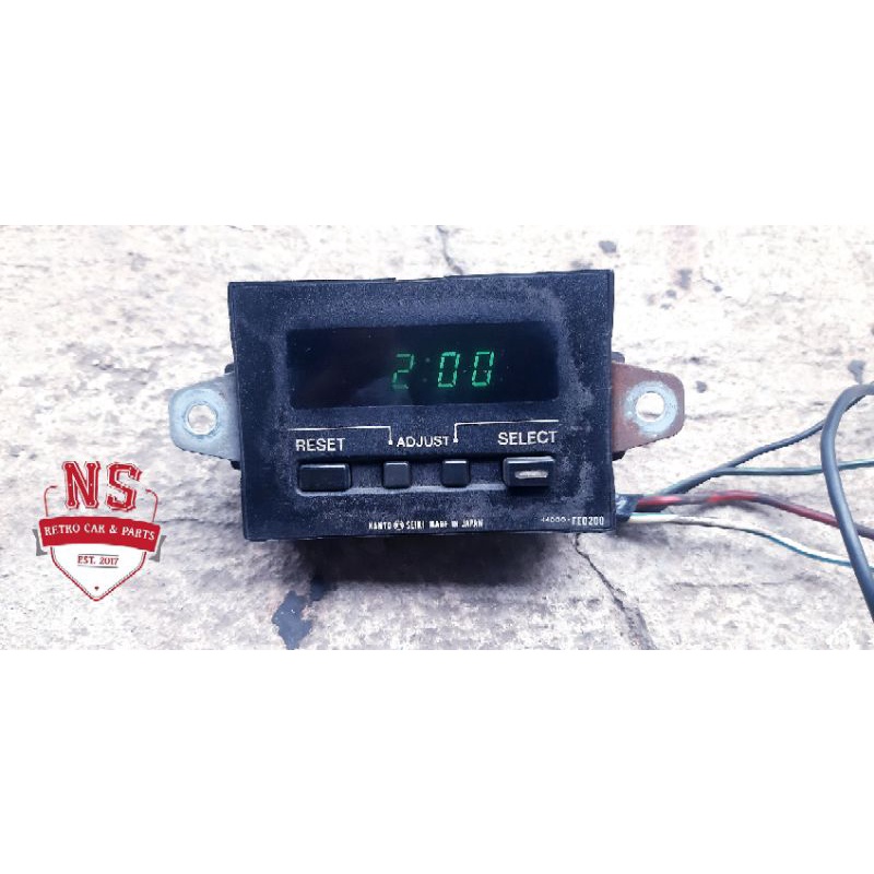 นาฬิกาติดรถยนต์  nissan sentra b12, rz1