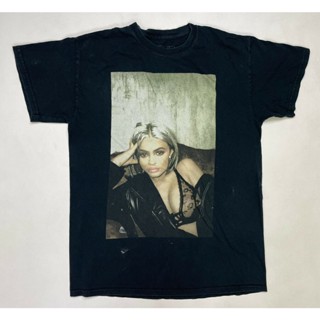 เสื้อยืดผ้าฝ้ายพิมพ์ลายแฟชั่น เสื้อยืด พิมพ์ลาย Kylie Jenner สุดเซ็กซี่