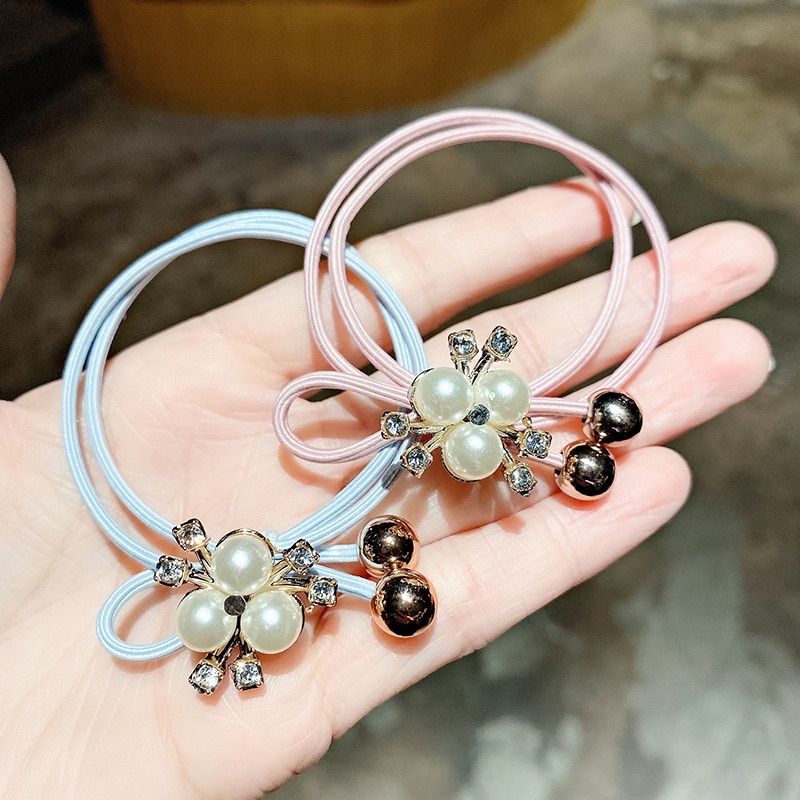 ยางรัดผมดอกไม้ไข่มุก 3 เม็ด ยางรัดผมดอกไม้เพชร ยางมัดผม เครื่องประดับผม ส่งเร็ว   (เลือกสีได้)