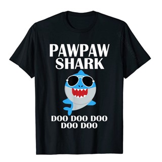 ขายดี!เสื้อยืดผ้าฝ้าย พิมพ์ลายอุ้งเท้าฉลาม Doo Doo Fathers Day Pawpaw น่ารัก ใส่สบาย สไตล์เรียบง่าย สําหรับผู้ชาย CNN3S-