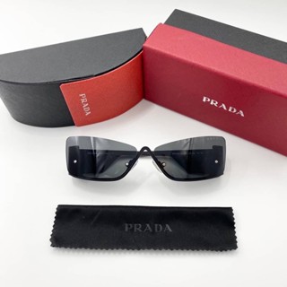 PRADA RUNWAY SUNGLASSES LOGO-PLAQUE SYMBOLE TINTED แว่นตากันแดดแบรนด์ปราด้า rimless สามเหลี่ยมโลโก้ สีดำ