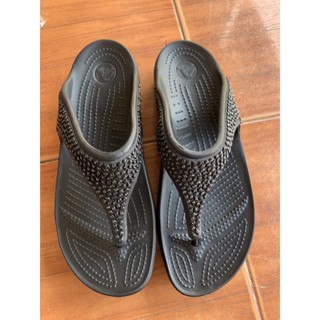 รองเท้าลำลองcrocs มือ2