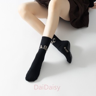 Daidaisy √❤ ถุงเท้ากีฬา ถุงเท้าโยคะ พิลาทิส แบบมืออาชีพ แฟชั่นสําหรับผู้หญิง