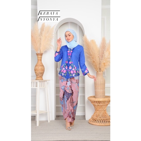 KEBAYA NYONYA EMBROIDERY SET PARIO