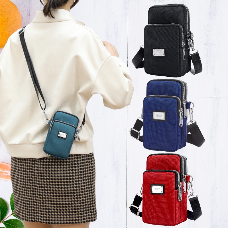(w238)กระเป๋าสะพายข้างใบน้อย ใส่แขนได้ แต่งซิปสีเงินดูงามหรูหรา vgetbag