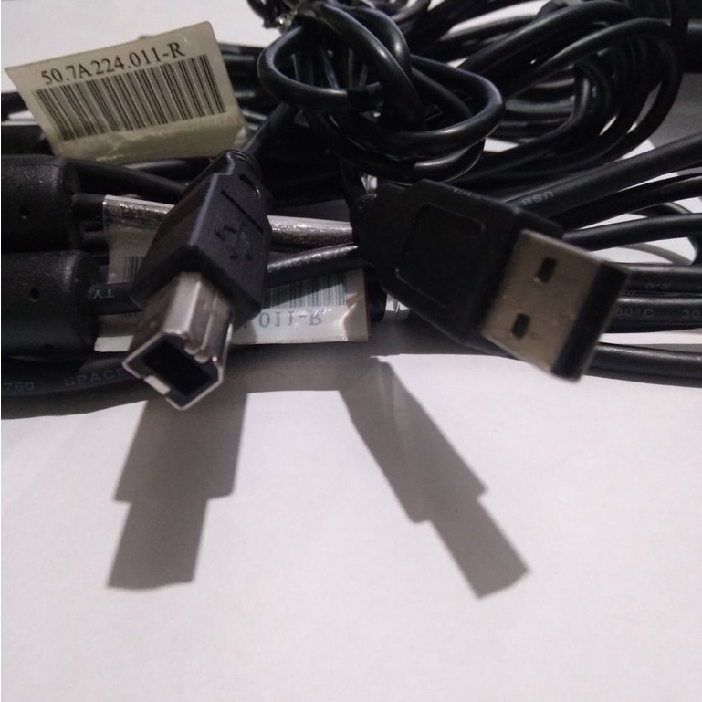 สายUSB กลม สีดำมือสองของแท้  รองรับ USB 2.0 มีทุ่นช่วยกรองสัญญานรบกวน สำหรับต่อกับเครื่องพิมพ์และเครื่องคอมพิวเตอร์