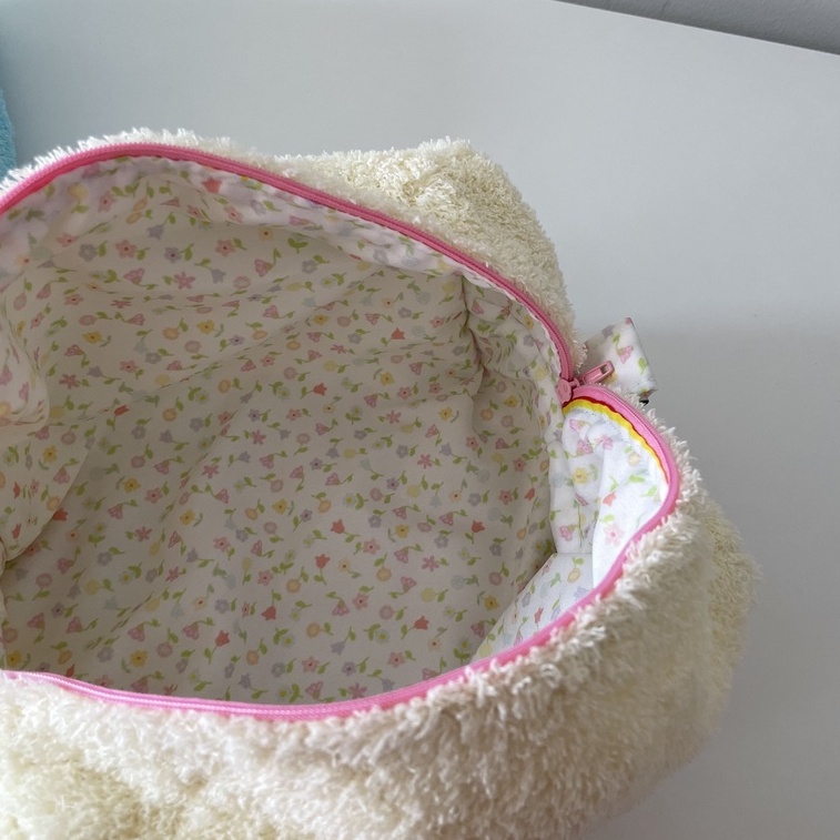 fluffy pouch bag 35 – miss.girls กระเป๋าเครื่องสำอาง กระเป๋าใส่ของจุกจิก ราคา ถูกที่สุด ดีลบีเคเค แกลเลอรีภาพที่ 8