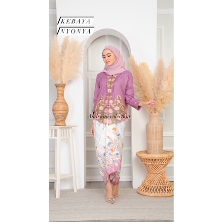 Kebaya nyonya EMBROIDERY set pario