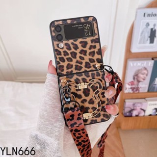 เคสมือถือ ลายเสือดาว พร้อมสายคล้อง หรูหรา กันรอยขีดข่วน สําหรับ Samsung Galaxy Z Flip3 5G Z Flip4 5G