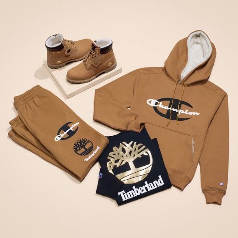 เสื้อฮู้ด Champion x Timberland มือ1 ดีเทลเยอะมาก (แรร์)แท้100% (รูปสินค้ารูปสุดท้าย)