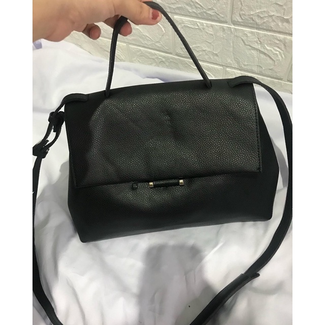 กระเป๋าสะพายแบรนด์ Preloved rooty