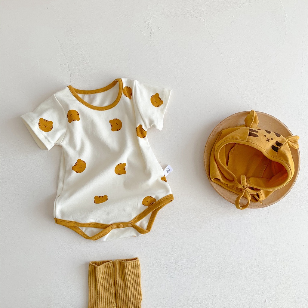 Bodysuits & Jumpsuits 195 บาท ชุดบอดี้สูท จัมพ์สูทสําหรับเด็กทารกผู้ชาย ทรงสามเหลี่ยม ลายเสือ + หมวก Baby & Kids Fashion