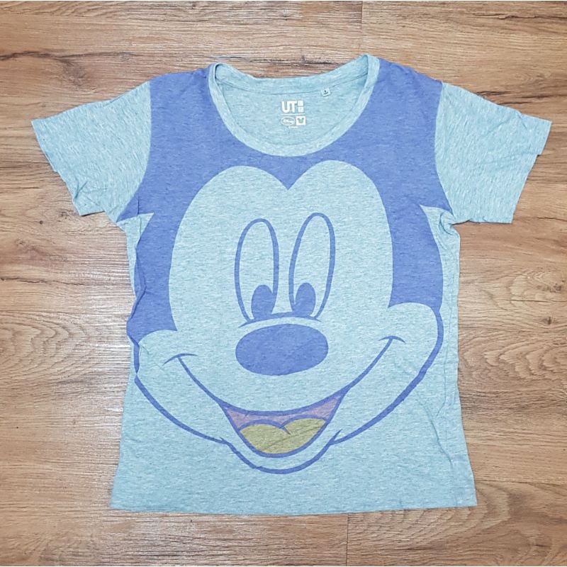 เสื้อยืด T-Shirt ยี่ห้อ ยูนิโคล่ Uniqlo ลาย Mickey Mouse ของแท้ มือสอง คอกลม ไซส์ S ผู้หญิง สีเทา Disney  มิกกี้เม้าส์