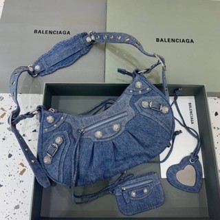 กระเป๋า Balenciaga Le Cagole Small