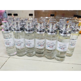 น้ำหอมสูตรเข้มข้น กลิ่นวิคตอเรียรัช ปริมาณ 35 ml จำนวน 1 ขวด สูตรเข้มข้นหอมติดทนนาน 12 ชั่วโมง