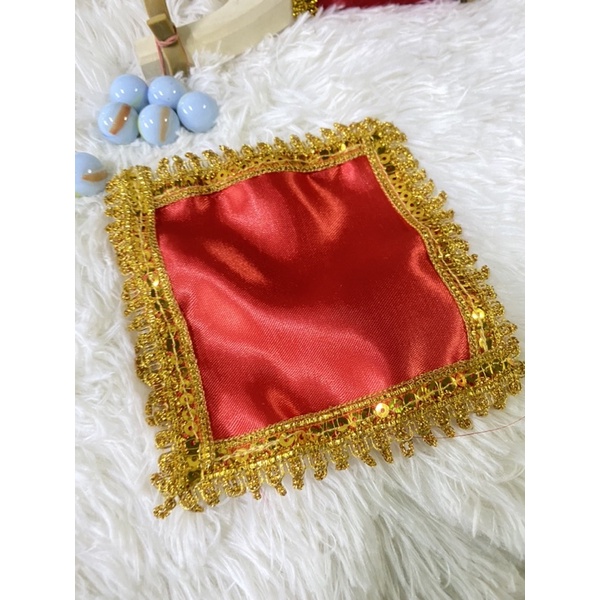 ขนาด 10×10 ซม. ผ้าแดงรองพาน ผ้าแดงรองพระพิฆเนศ ผ้าแดงรองพานไอ่ไข่ – โปรปัง