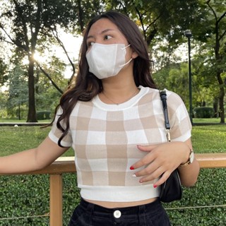 เสื้อครอปคอกลมลายตาราง |socheap.stoe