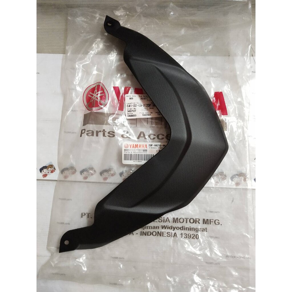 ฝาครอบไฟท้าย NMAX ปี 2016-2018 อะไหล่แท้ YAMAHA 2DP-H4716-00