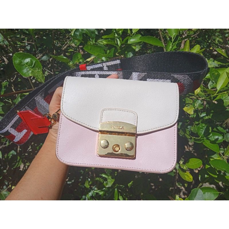 FURLA Metropolis mini crossbody bag.ของแท้100 Shopee Thailand