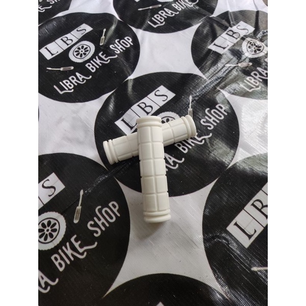 ปลอกแฮนด์ RNA SHORT D-111 OURY WHITE HANDGRIP แผ่นรองแฮนด์แพด