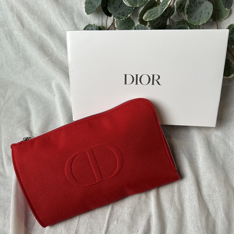 New : กระเป๋าใส่เครื่องสำอาง Dior ใหม่กริ๊บ มาพร้อมกล่อง (แท้ 💯%)