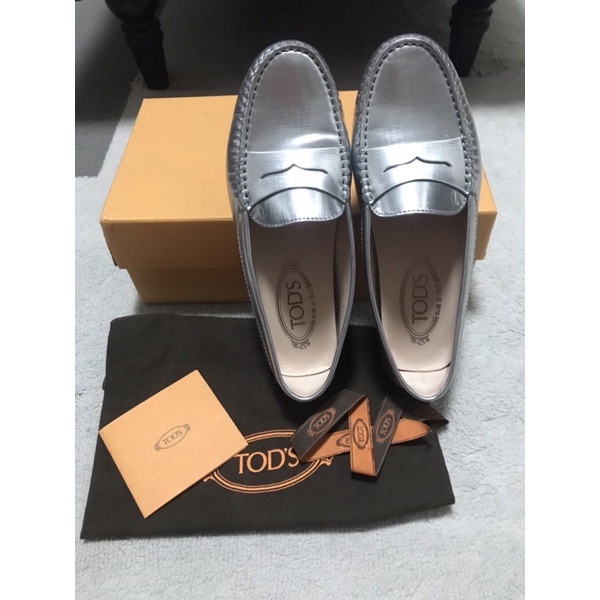 (แท้) รองเท้า มือสอง Tod’s ทอดส์ size 35.5