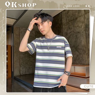 QKshop ☄️เสื้อแฟชั่นผู้ชายคอกลมแขนสั้น ลายทางสลับสี🌈🌴 ดีเทลมินิมอล แมทซ์ง่าย ลุคไหนก็ไม่เอ้าท์🪐