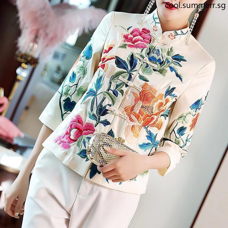 Cheongsam top Retro แผ่นหัวเข็มขัดสั้นผู้หญิงฤดูใบไม้ผลิและฤดูใบไม้ร่วงปัก cheongsam จีนบางด้านบน