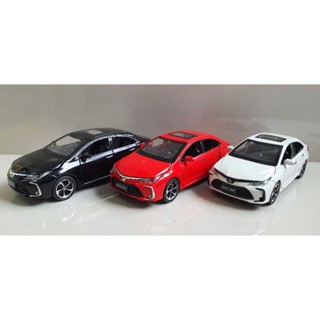 รถโมเดลเหล็ก Toyota Corolla Altis  1:32 ขนาดยาวประมาณ 15cm เปิดประตูได้รอบ มีเสียงมีไฟ