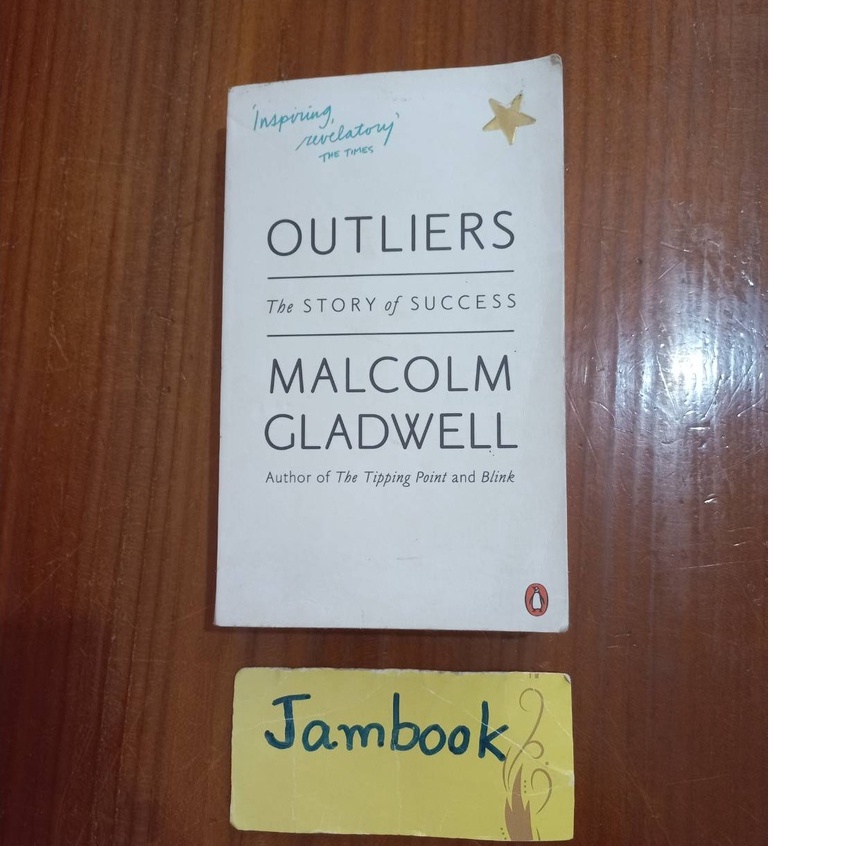 **ภาษาอังกฤษ** Outliers The story of success  ผู้แต่ง MALCOLM GLADWELL  สภาพหนังสือ 85%