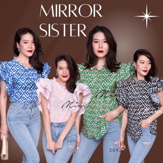 ป้าย Mirrorsister 20927.5 เสื้ออัดพลีทลายLL ทรงสวย ดีเทลที่ช่วงคอเก๋แต่งขอบระบายคลื่นเล็กๆน่ารัก