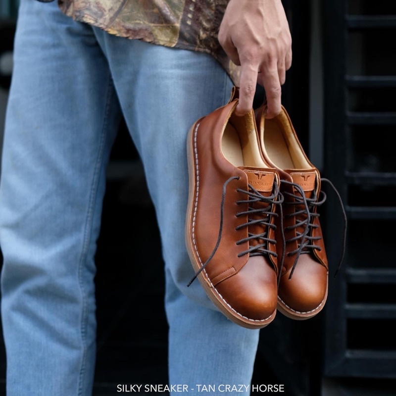 Moonlife Silky sneaker - Tan oil crazy horse รองเท้าหนังวัวแท้ สไตล์วินเทจ