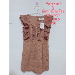 จั๊มสูทขาสั้น สีชมพูแดง VALLEY GIRL SIZE S มือหนึ่งป้ายห้อย