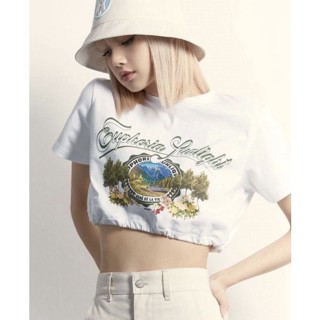 เสื้อ Lisa คอกลม แขนสั้น ปลายเสื้อรูดได้ ลายเด่นชัด