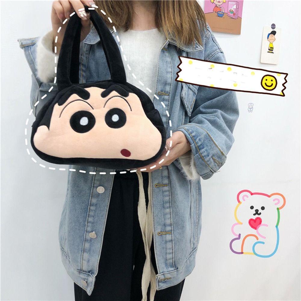 Jsjjingp ผู้หญิงอะนิเมะกระเป๋าถือสําหรับสาวน่ารัก Kawaii Crayon Shin Chan ตุ๊กตาการ์ตูนขนาดใหญ่ความจุแขวนแป้งกระเป๋าไหล่กระเป๋า
