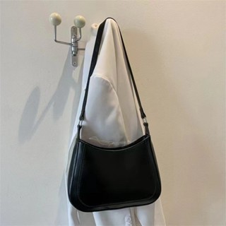 BAG.กระเป๋าแฟชั่นกระเป๋าสะพายไหร่งานหนัง.สไตส์เกาหลี(26*17*7ชม) (1001800)