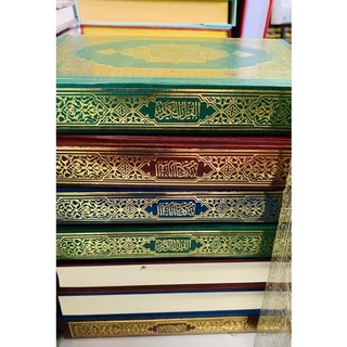 อัล-กุรอาน (อุษมานี 4 สี) ขนาดกลาง (ขนาด 14x19.5 cm, ปกแข็ง หุ้มหนัง, เนื้อในกระดาษอาร์ต, พิมพ์ 4 สี, 604 หน้า)(P.220)