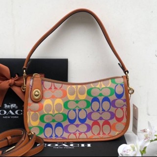 coach swinger งานช็อป ขนาด 7.5”  น่ารัก สีรุ้งและขอบฟ้า