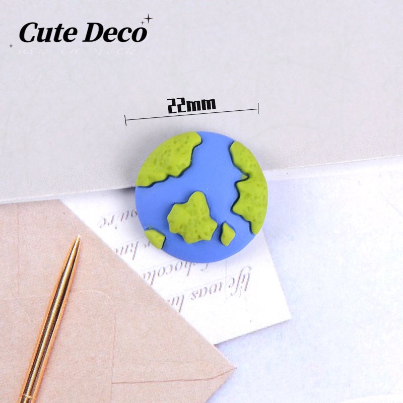 น่ารัก Deco การ์ตูนโลกน่ารัก (8 ประเภท) Earth / UFO Pink / Rocket Charm ปุ่ม / Cute Jibbitz Croc รองเท้า DIY / Charm วัสดุเรซินสําหรับ DIY