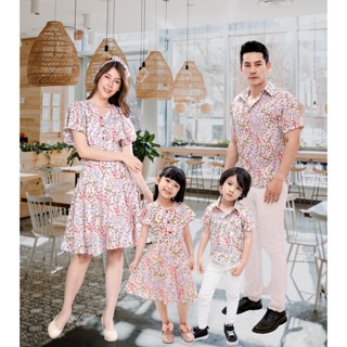 ชุดครอบครัว Palm Pink ชุดแม่ลูก ชุดไปทะเล เดรสแม่ลูก เดรสคอวี เดรสสวย เดรสน่ารัก เดรสลายดอก เดรสสีชมพู