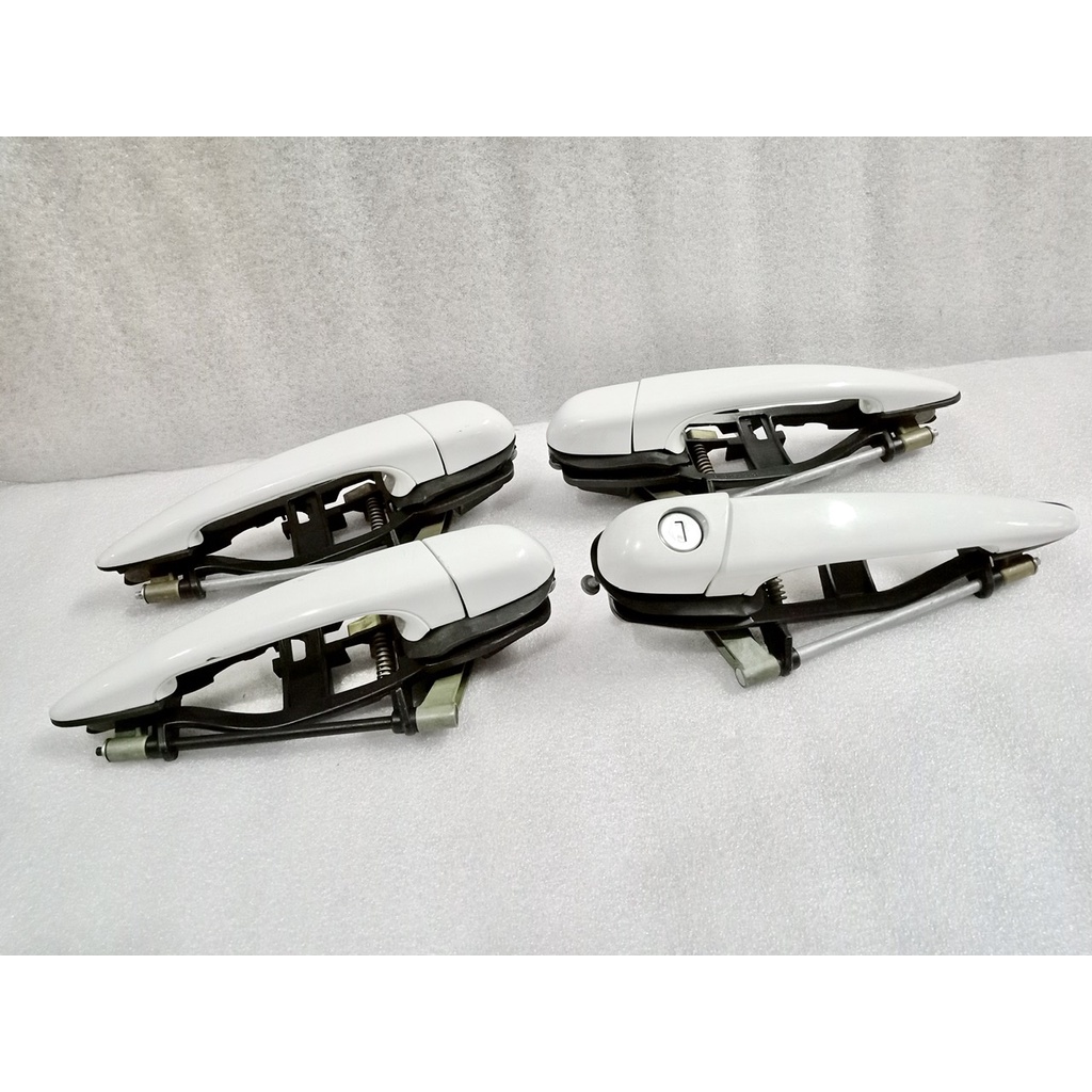 อะไหล่BMW E46 โฉมไฟยก มือเปิดประตูด้านนอก , สีขาว (Outside door handle for LCI model , white)