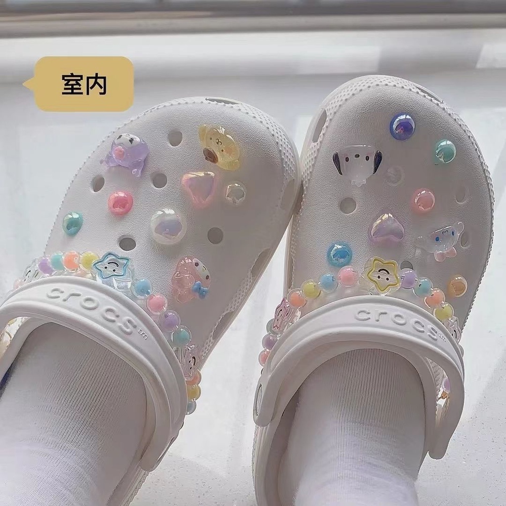 jibbitz crocs ตัวติดรองเท้า Sanrio อุปกรณ์เสริมรองเท้า ประดับลูกปัดทับทิม รูปหัวใจ และหน้ายิ้ม สีสันสดใส diy ที่ติดรองเท้า