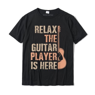 ขายดี!เสื้อยืดลําลอง ผ้าฝ้าย แขนสั้น พิมพ์ลายกีตาร์ Relax Guitar Player Is Here Guitar สําหรับผู้ชาย ของขวัญ YNR XRGZS-5